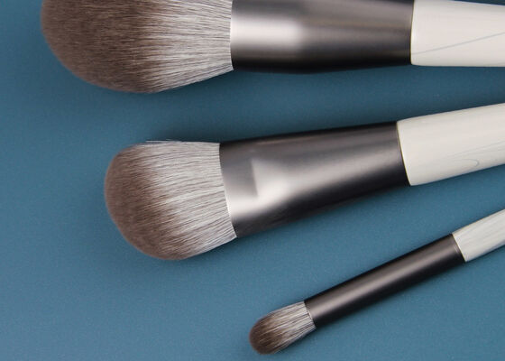 برس آرایش کانتورینگ موی مصنوعی ونیرای تاکلون 2026، طراحی شده برای ارائه نتایج آرایش بی عیب و نقص با زمان تولید 35 روز.